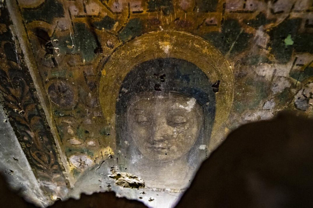 L’affresco ritrovato nella Cripta del Duomo: il restauro affidato ad Archè Restauri